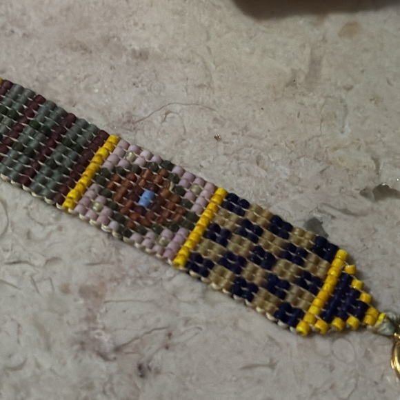 New Handmade Beaded Bracelet-Seed Beads in a Quilt Pattern-Gold Tone Closure - Picture 8 of 16